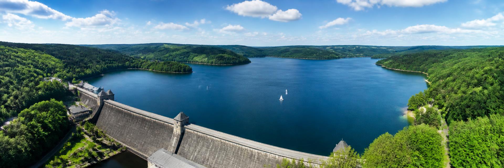 Möhnesee Luftaufnahme – Ferienwohnungen am See im Sauerland